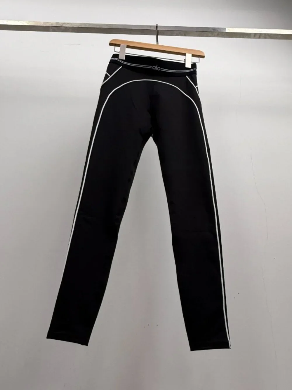 Alo Black & White Piped Sports Set